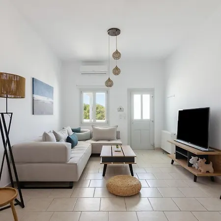 Nice And Spacious Apartment In Paros Naousa Exterior photo