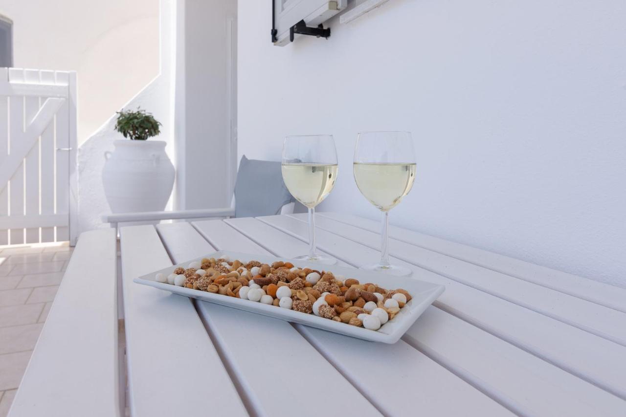And Spacious In Paros Apartament